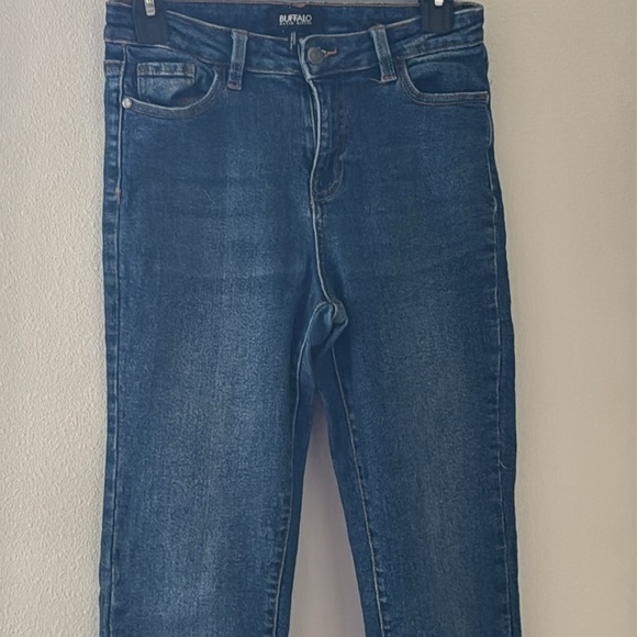 Buffalo Kellie Semi Hi Rise Kick Crop five pocket‎ jeans medium wash Sz 26 - Picture 2 of 6
